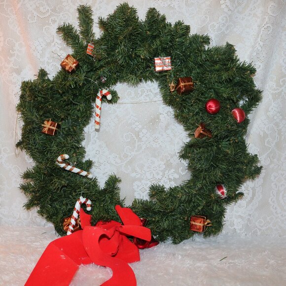 Christmas round wreath all artificial with some decorations included 23x21 - Picture 1 of 4